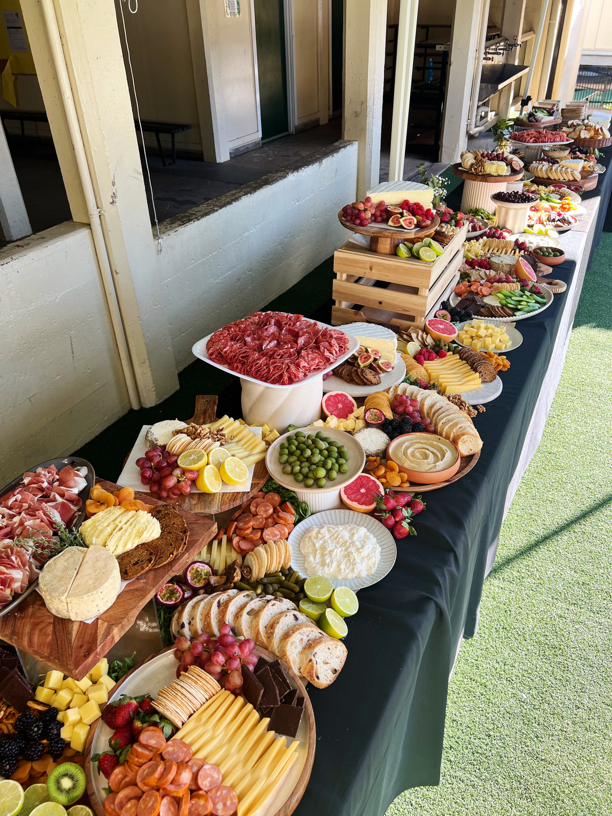 GRAZING TABLE | WEDDINGS & EVENTS – Platters + Blooms